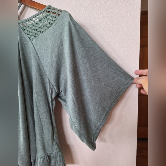 NWT Suzanne Betro Womens Green Lightweight Top. Size 3X - Picture 3 of 8